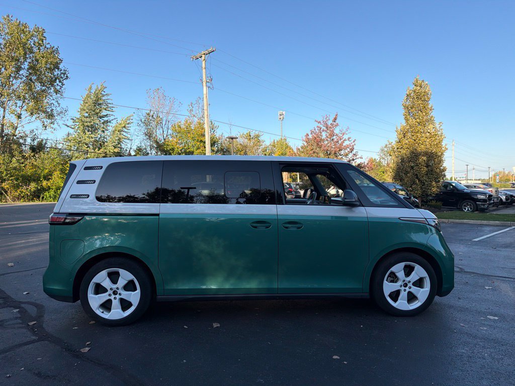 Used 2025 Volkswagen ID. Buzz 1st Edition AWD/4WD image 10
