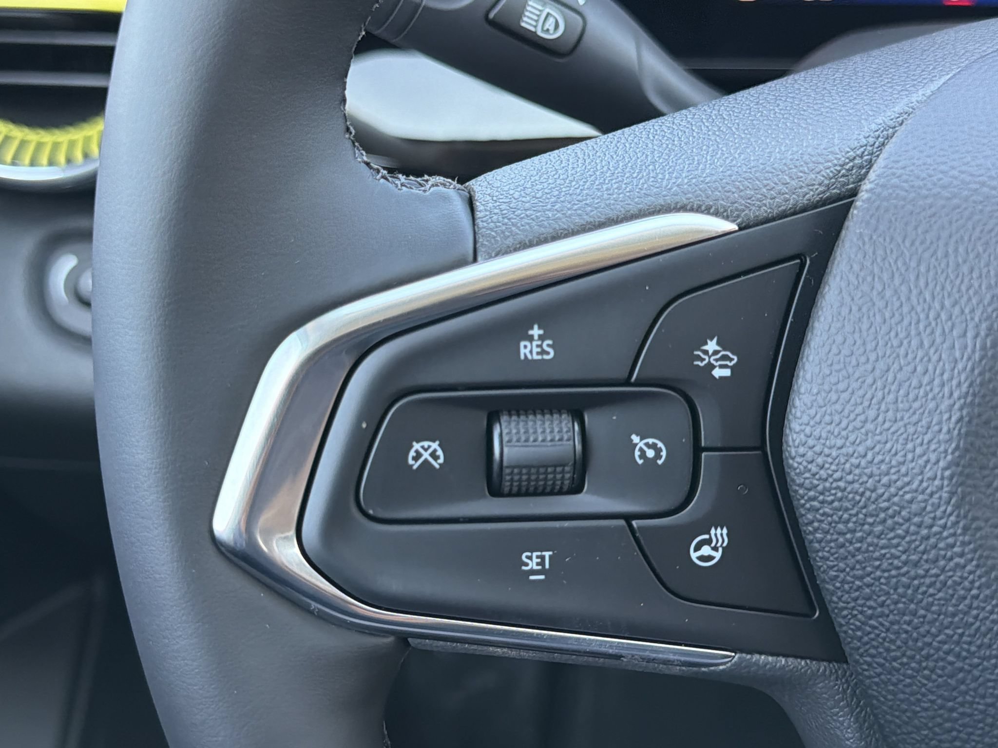 New 2026 Chevrolet Trax ACTIV w/ Sunroof Package FWD image 14