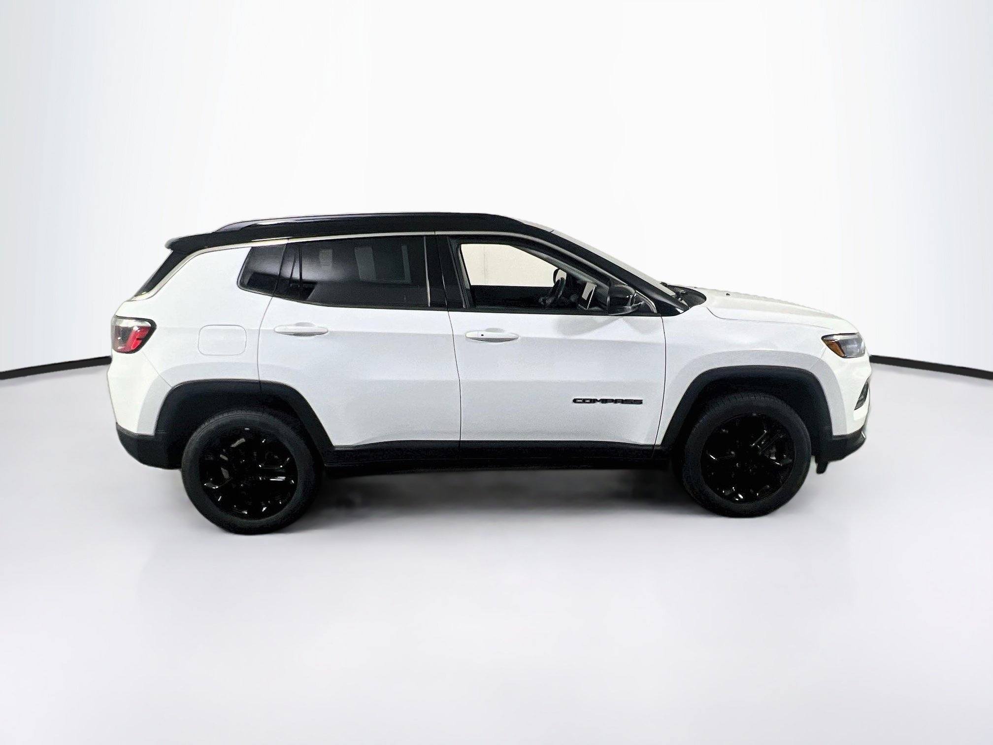 Used 2022 Jeep Compass Limited AWD/4WD image 4