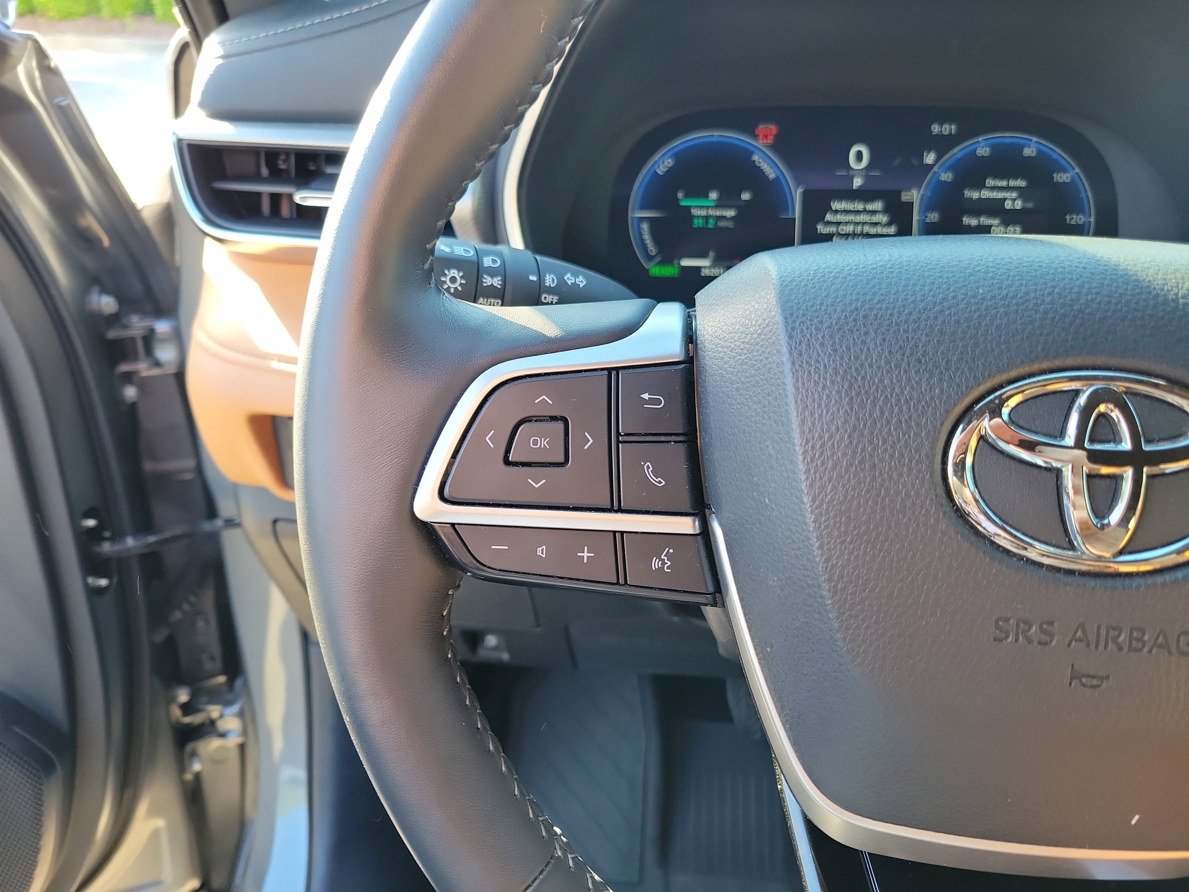 Certified 2025 Toyota Highlander Platinum image 26