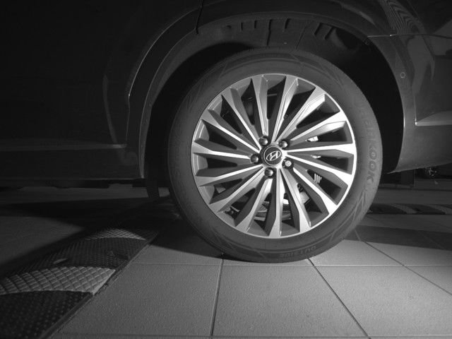 Used 2024 Hyundai Palisade Calligraphy image 9