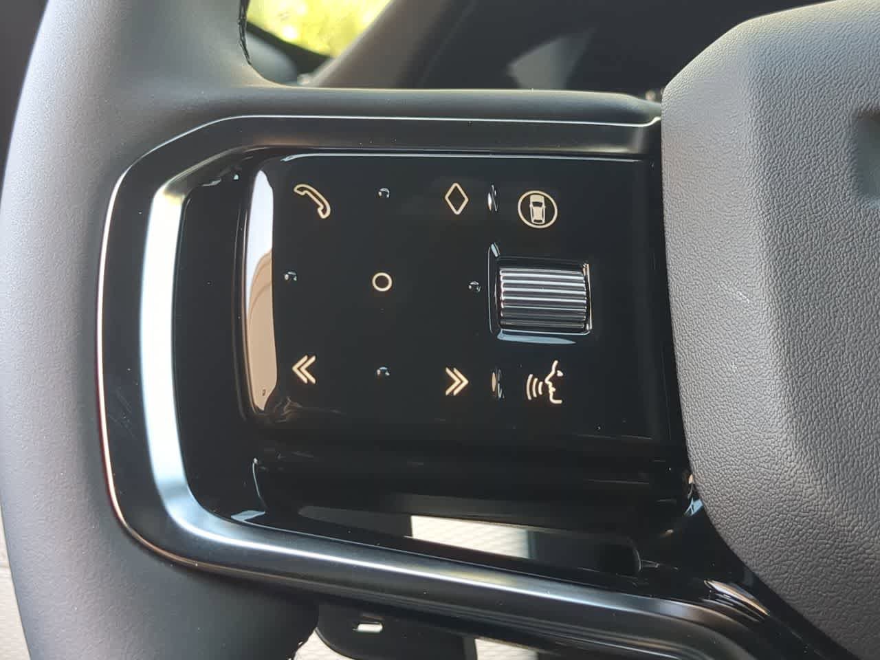 New 2026 Land Rover Discovery Sport Landmark AWD/4WD image 25