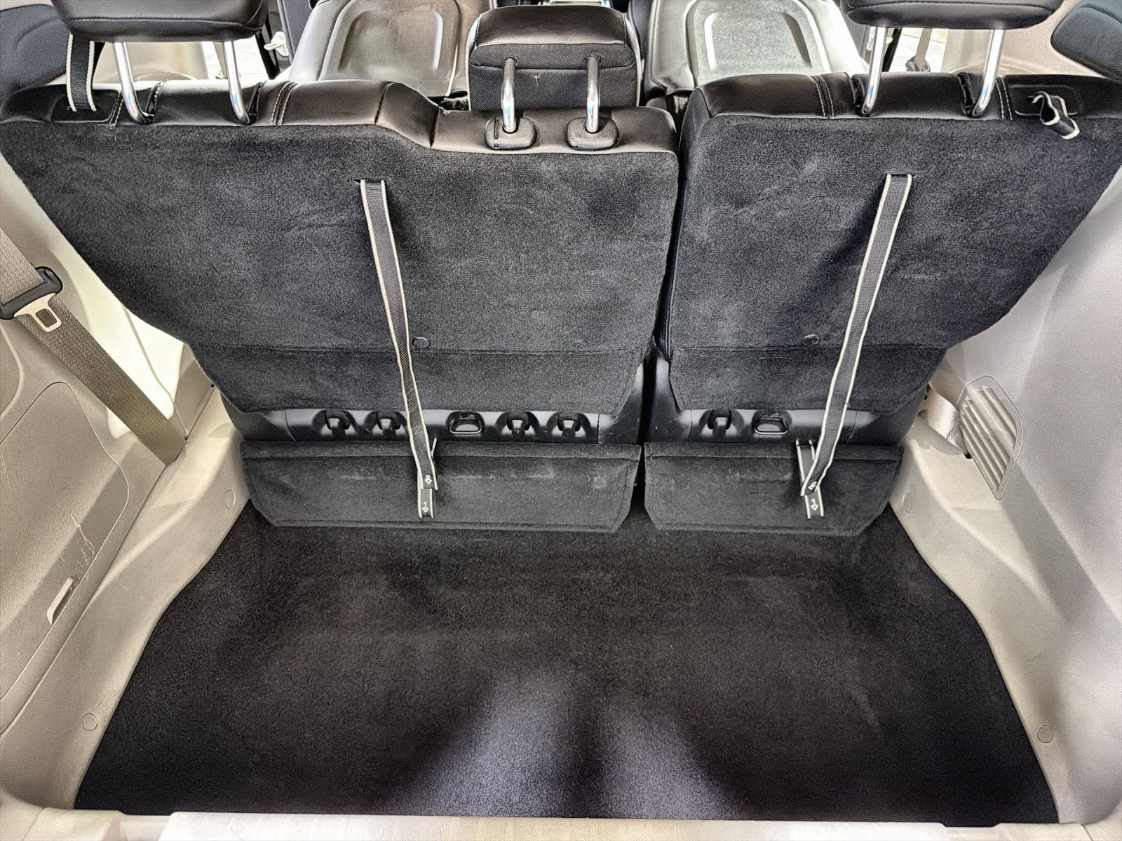 Used 2023 Chrysler Pacifica Touring-L image 32