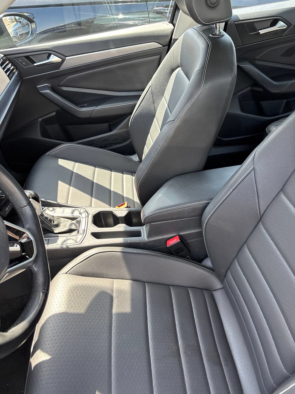 Used 2024 Volkswagen Jetta SE FWD image 4