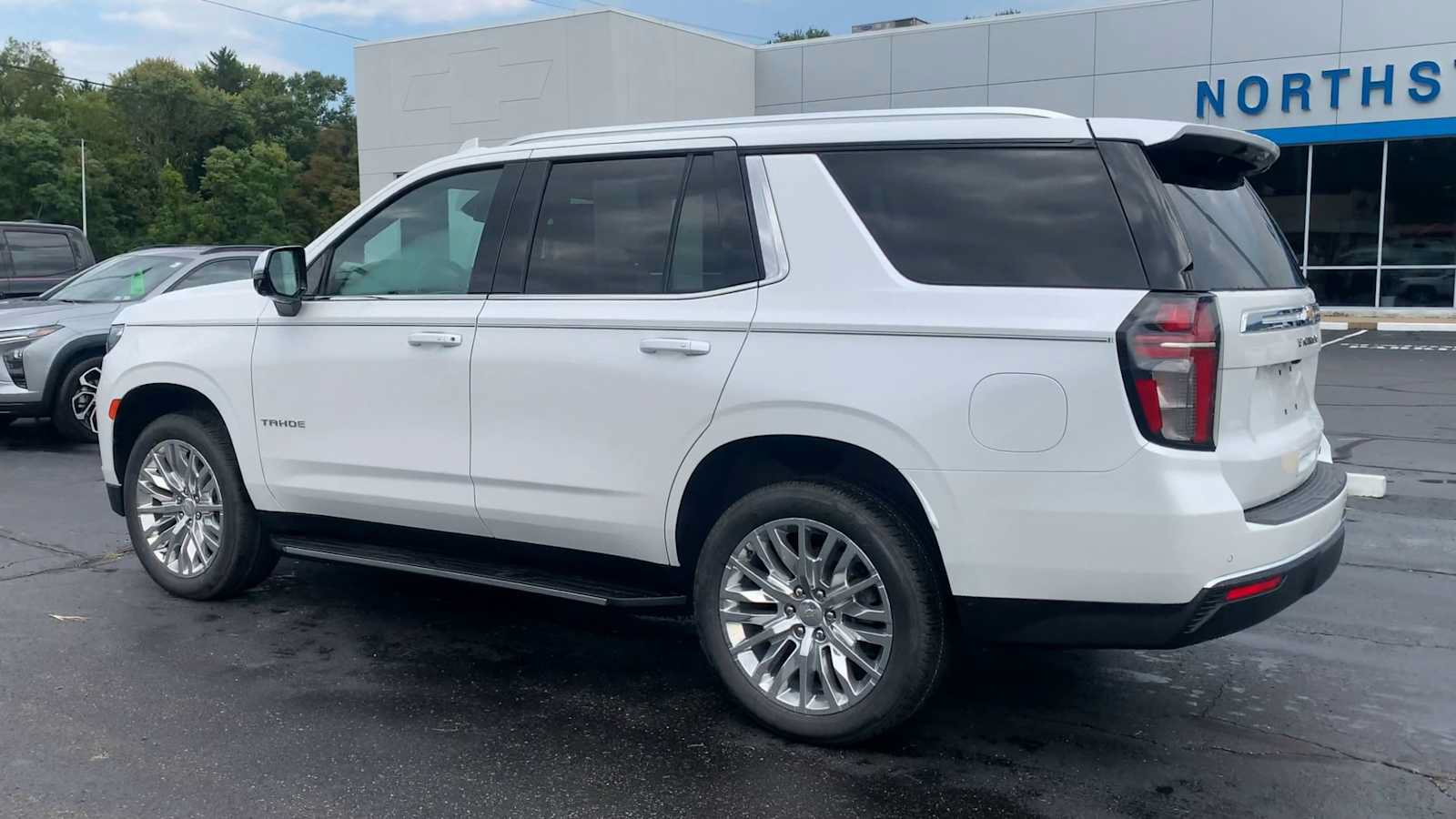 Certified 2023 Chevrolet Tahoe LT w/ LT Signature Package AWD/4WD image 6