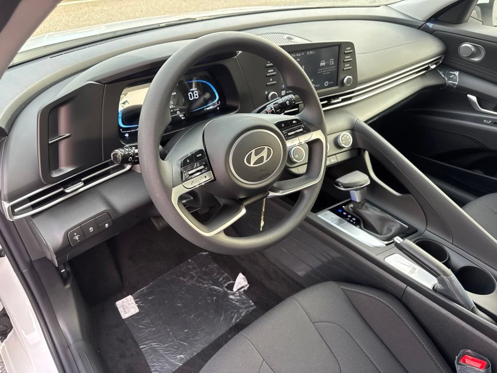 New 2026 Hyundai Elantra SE FWD image 10