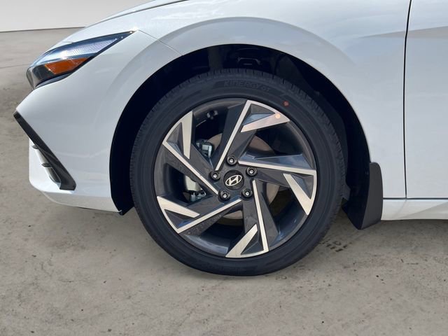 New 2025 Hyundai Elantra Limited image 14