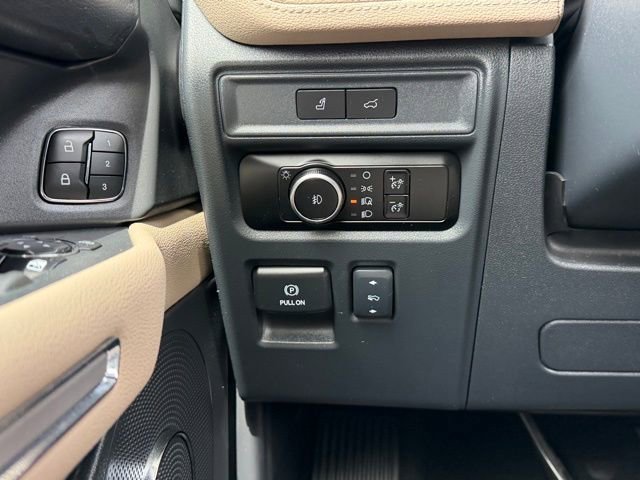 Used 2024 Ford Expedition Limited image 38