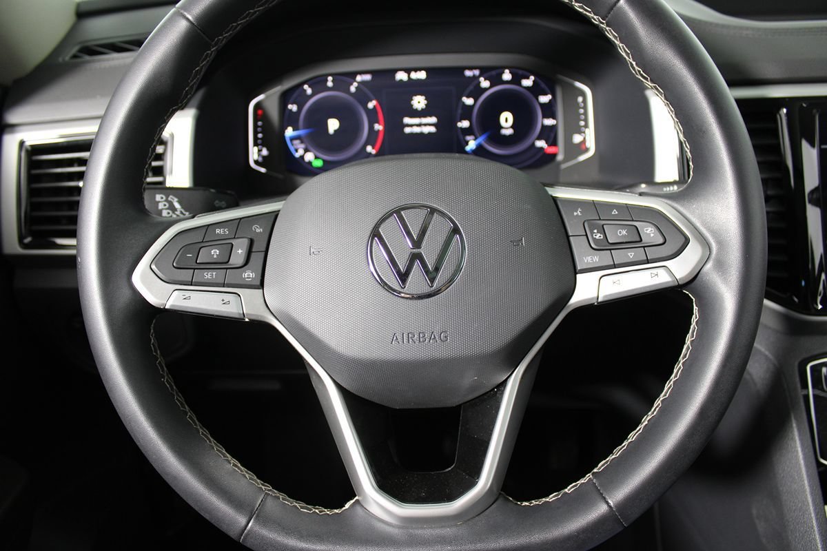 Used 2023 Volkswagen Atlas SE w/ Panoramic Sunroof Package FWD image 16
