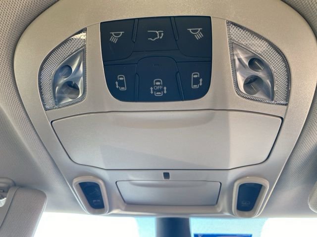 Used 2024 Chrysler Pacifica Limited image 51