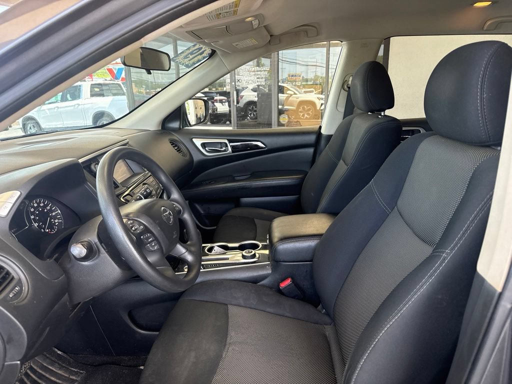 Used 2019 Nissan Pathfinder S AWD/4WD image 12