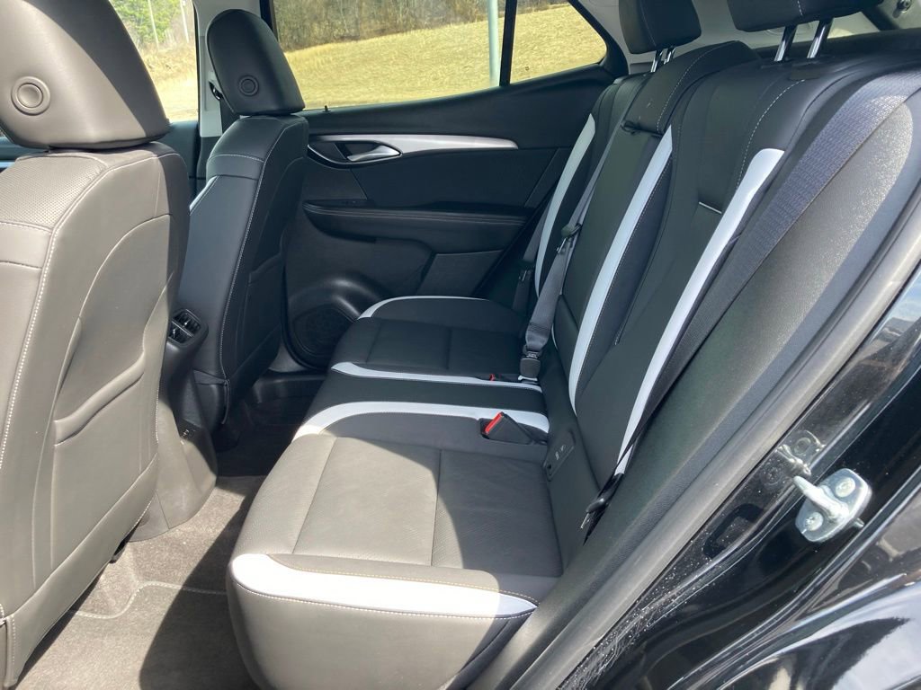 Used 2025 Buick Envision Sport Touring image 31