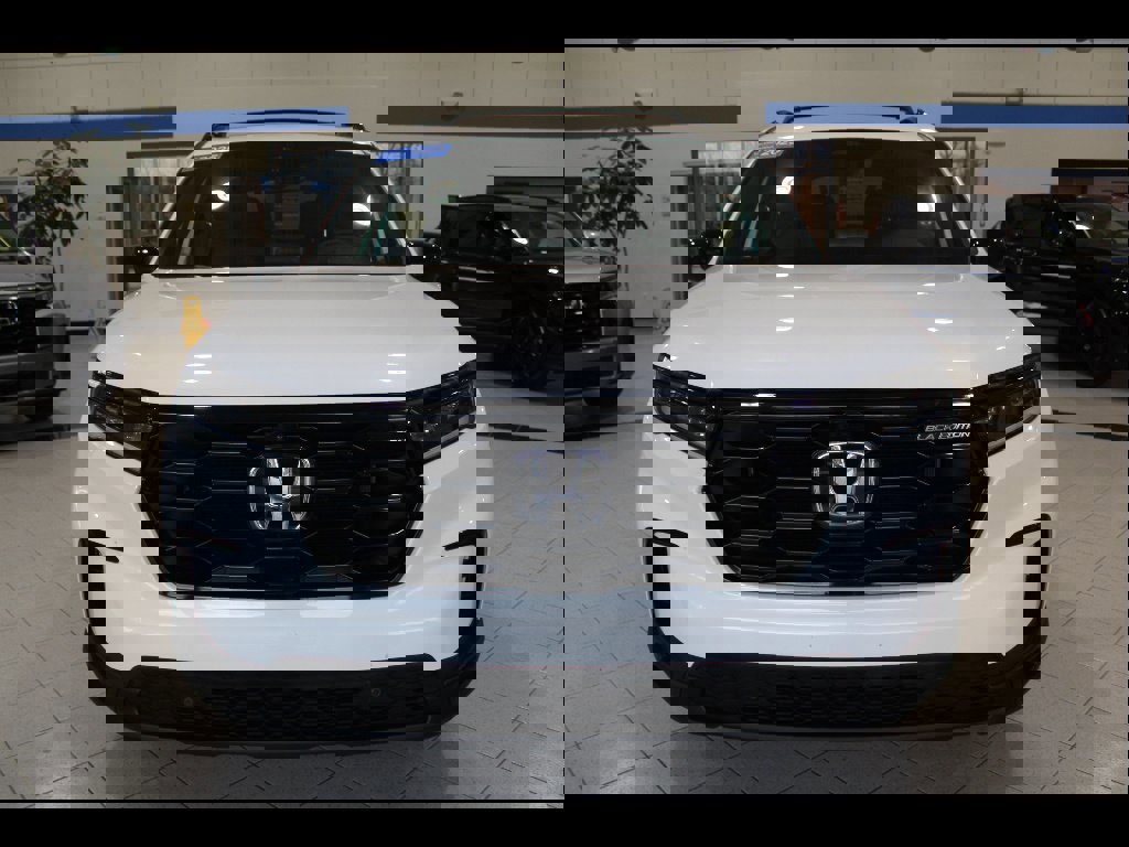 Certified 2025 Honda Pilot Black Edition image 2