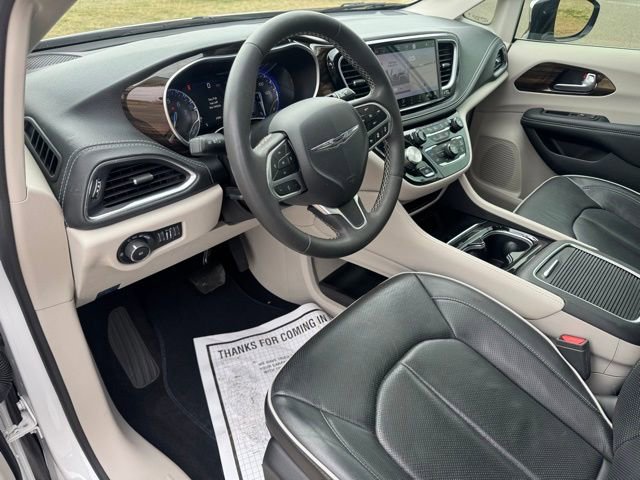 Certified 2023 Chrysler Pacifica Limited image 15