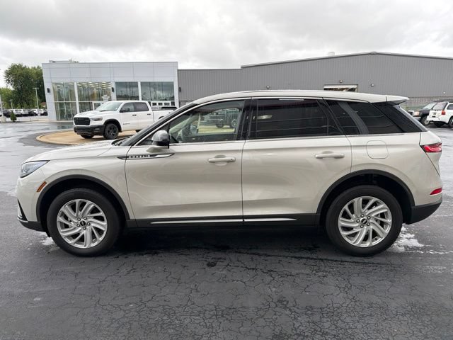Used 2023 Lincoln Corsair AWD image 4