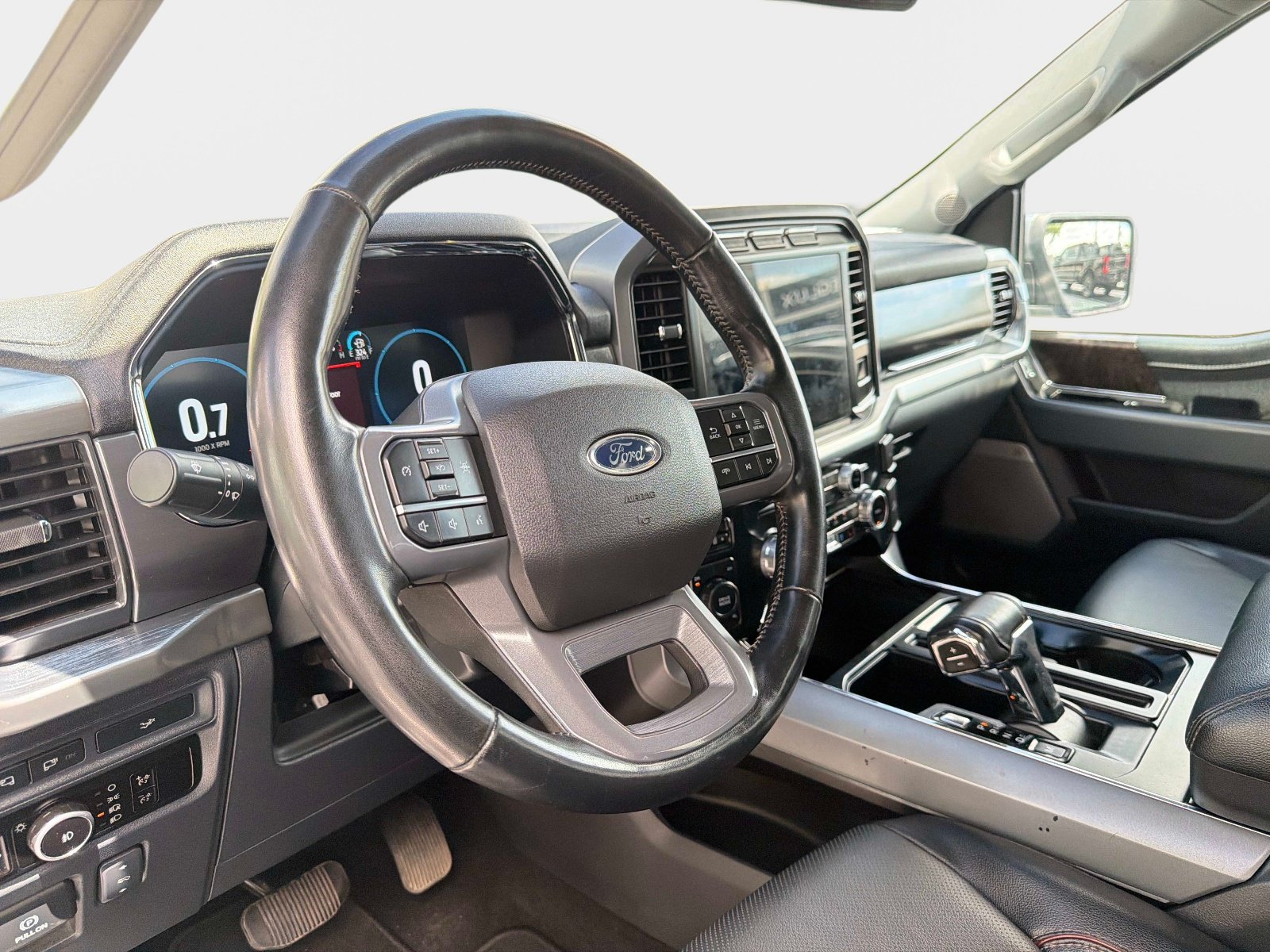 Used 2023 Ford F150 Lariat AWD/4WD image 39