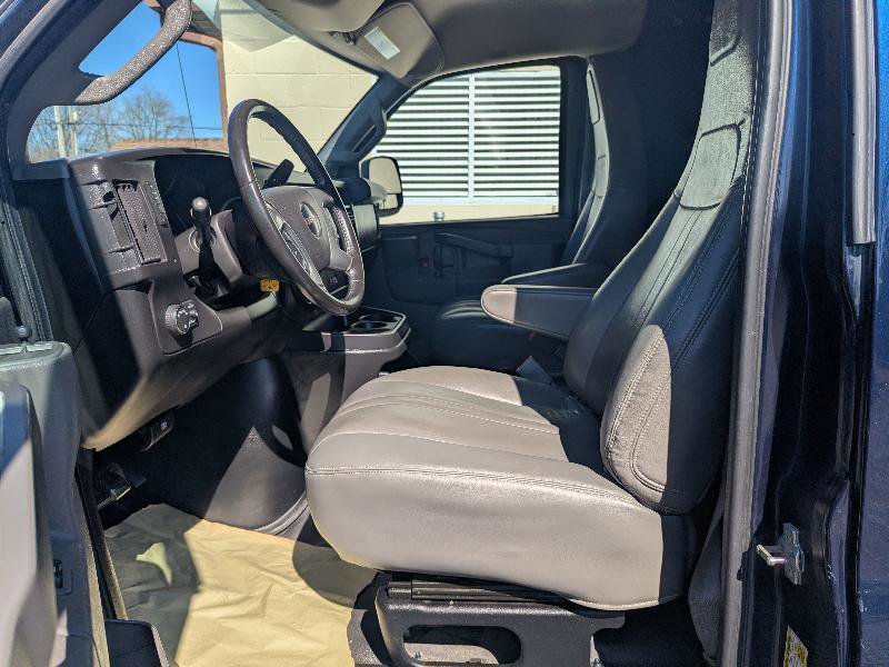 Used 2017 GMC Savana 2500 RWD image 12