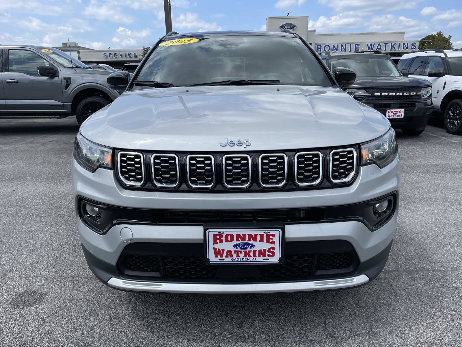 Used 2025 Jeep Compass Limited AWD/4WD image 10