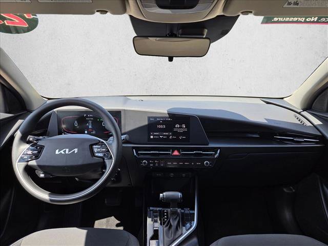 Used 2025 Kia Niro LX image 13