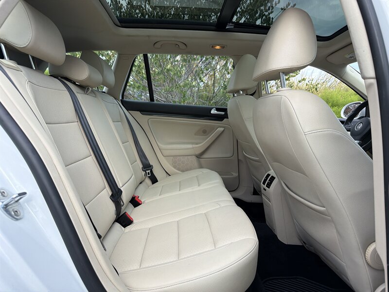 Used 2014 Volkswagen Jetta TDI FWD image 15
