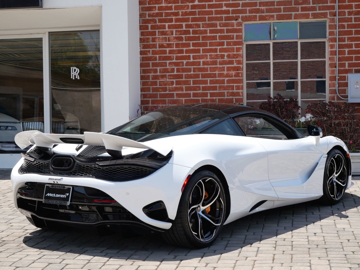 Used 2024 McLaren 750S RWD image 4
