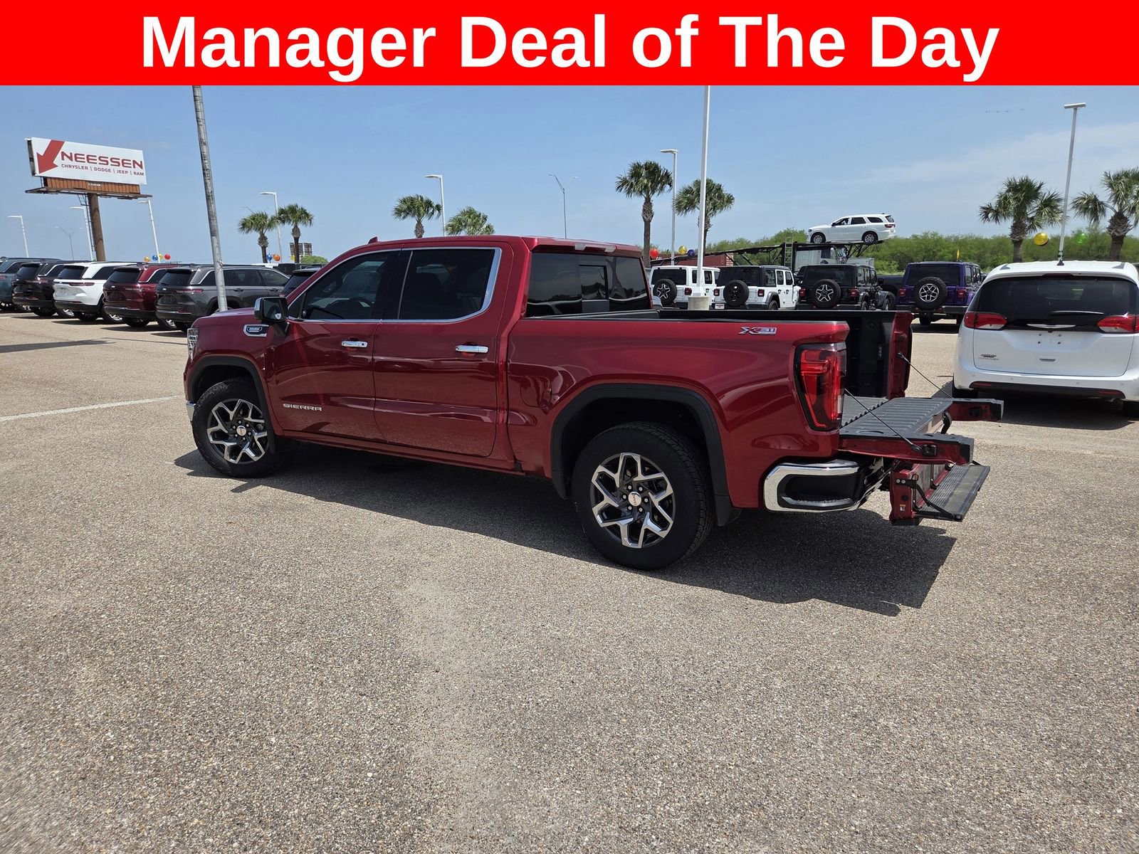 Used 2024 GMC Sierra 1500 SLT w/ SLT Premium Plus Package AWD/4WD image 27