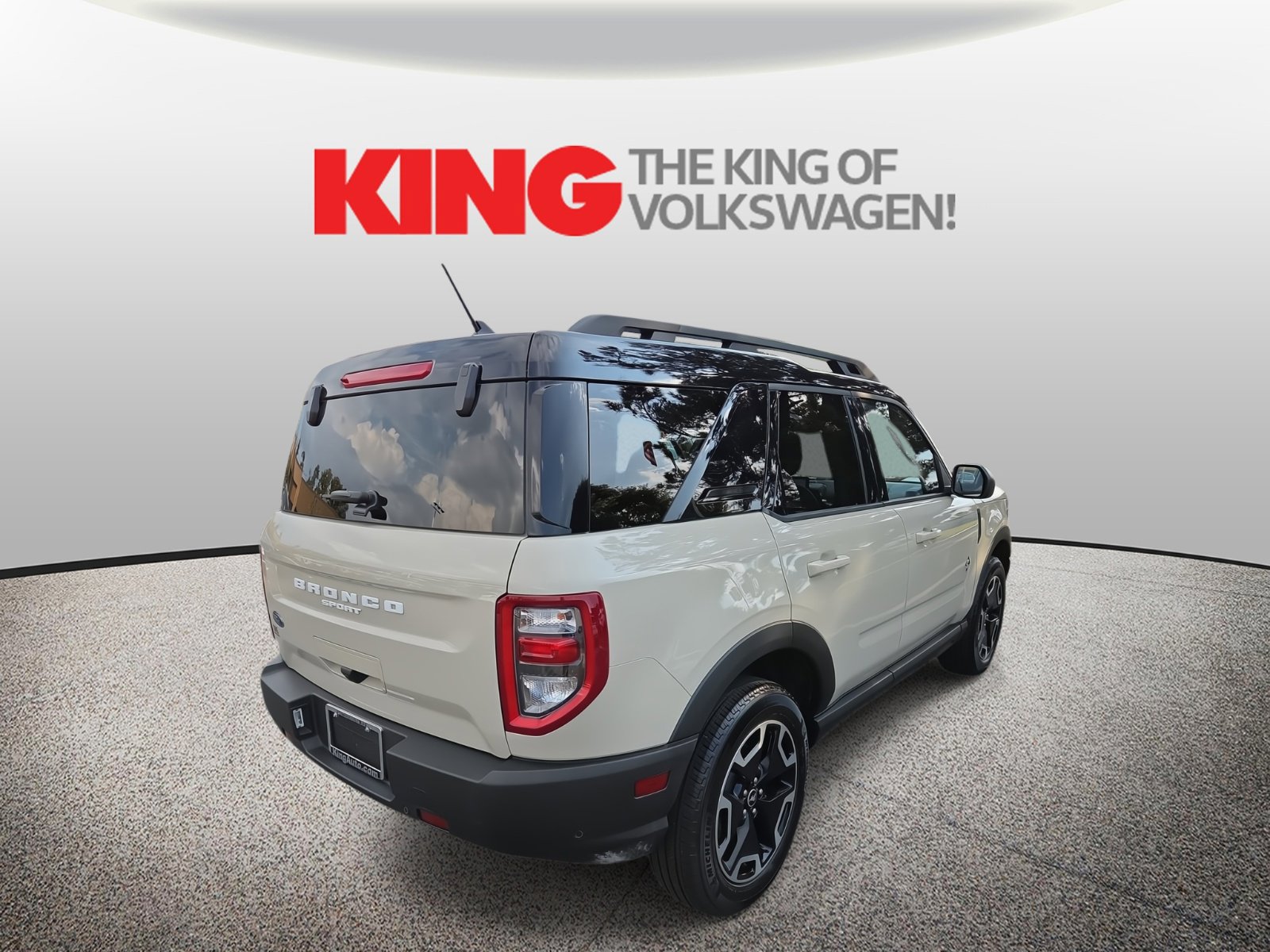 Used 2024 Ford Bronco Sport Outer Banks w/ Tech Package image 7