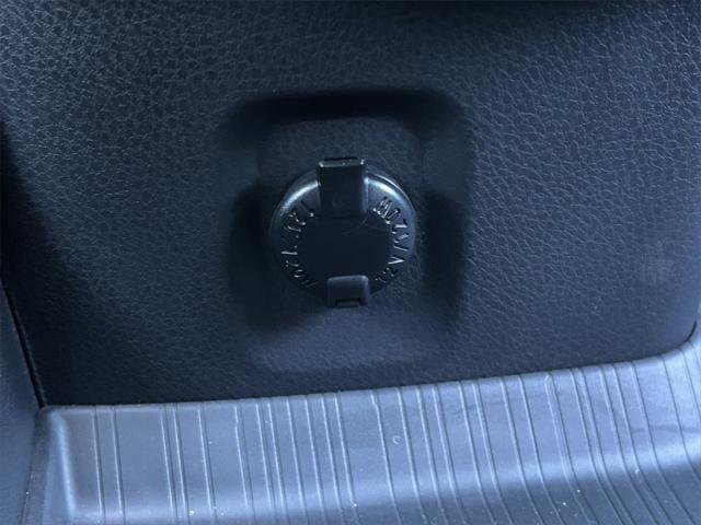 Certified 2025 Toyota Sienna Platinum image 42