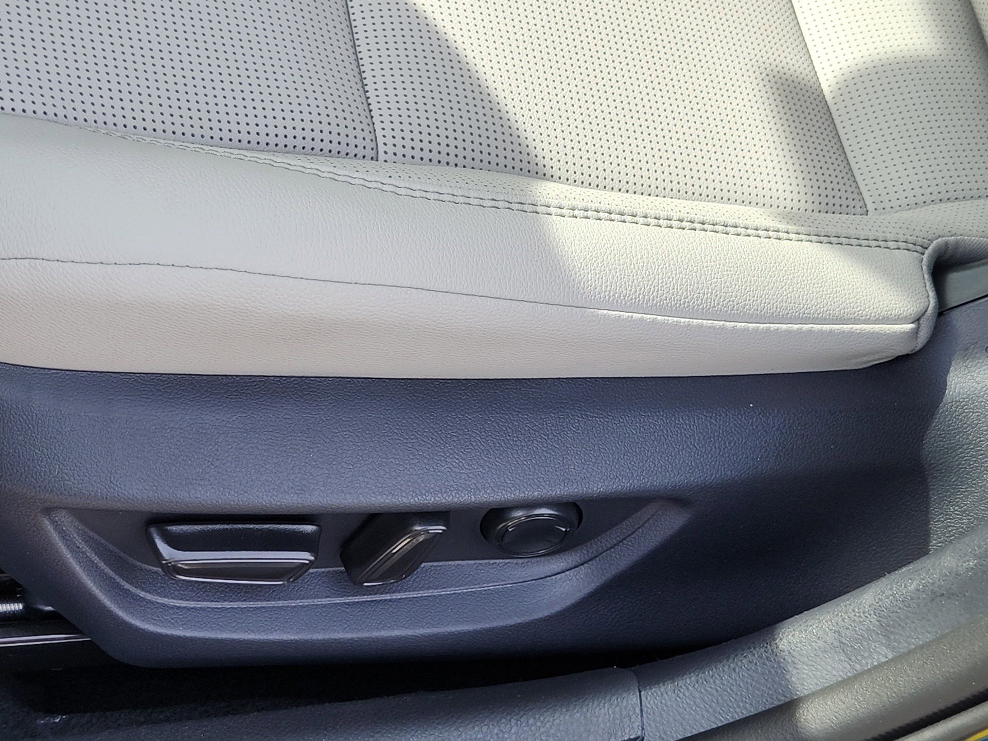 New 2026 Toyota Camry XLE AWD/4WD image 21