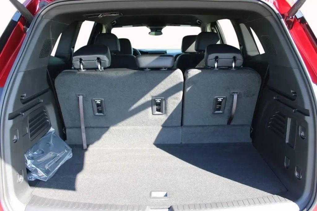 New 2025 GMC Acadia Elevation w/ Elevation Premium Package image 33