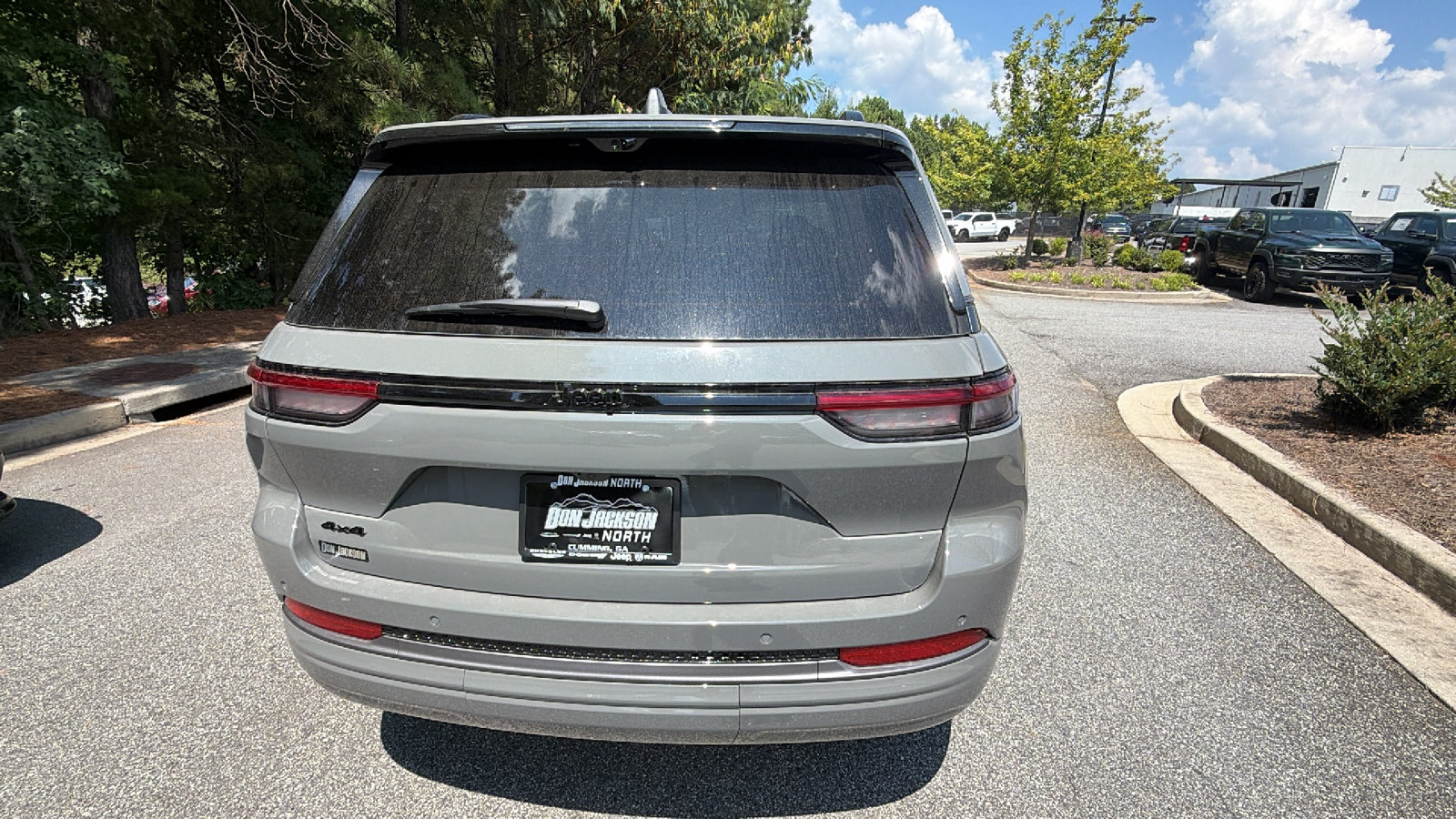 New 2027 Jeep Grand Cherokee Limited AWD/4WD image 9