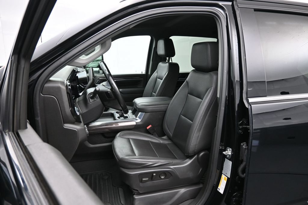 Used 2024 Chevrolet Silverado 2500 LTZ w/ LTZ Convenience Package AWD/4WD image 19