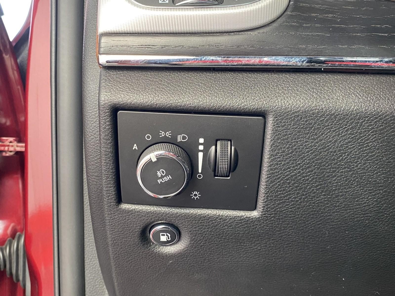 Used 2019 Jeep Grand Cherokee Summit AWD/4WD image 25