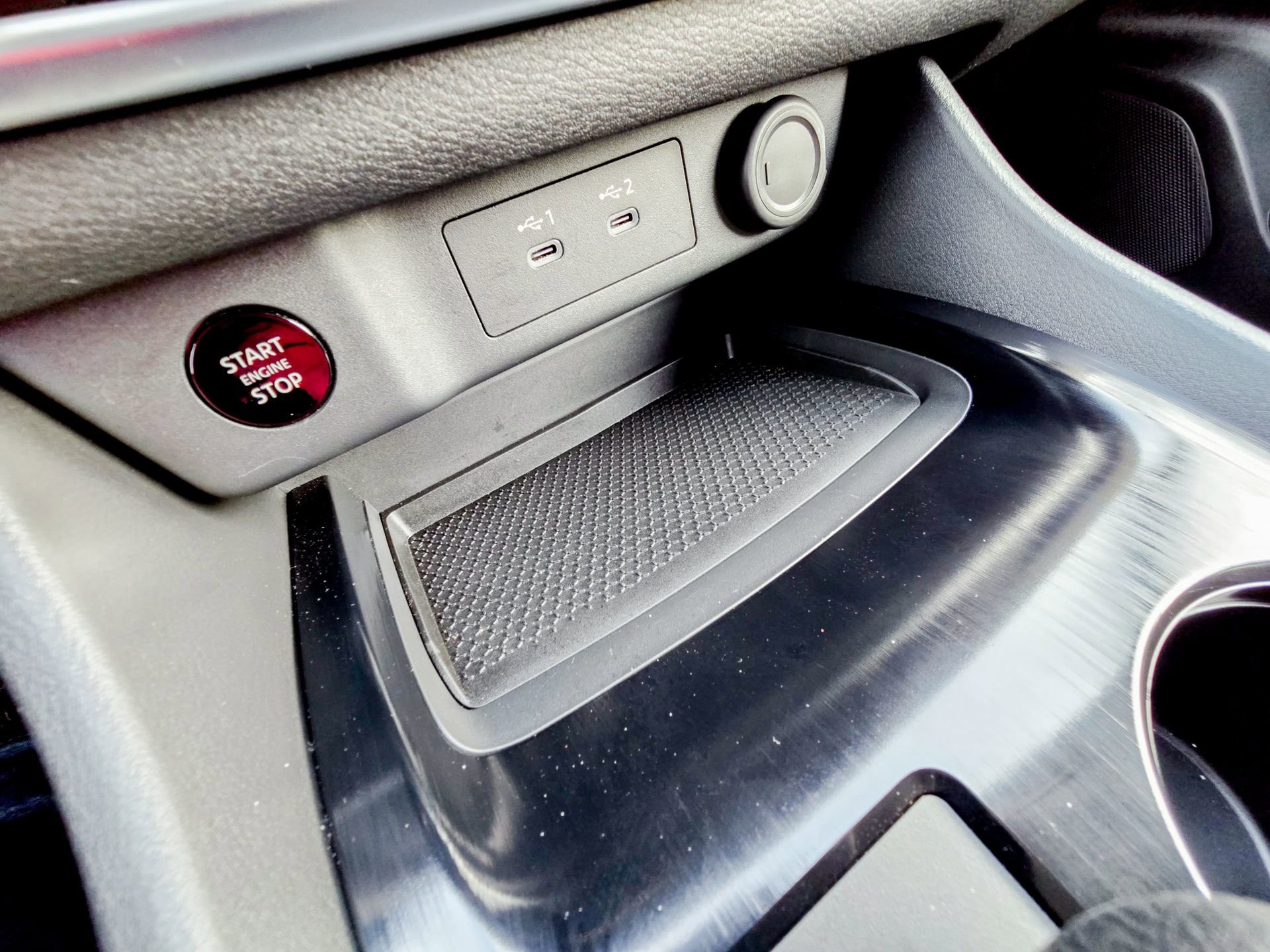 Used 2025 Nissan Rogue SV image 21