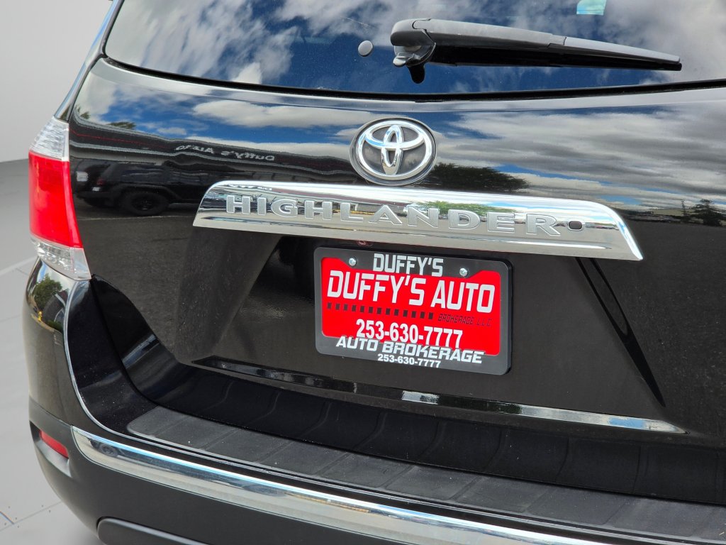 Used 2011 Toyota Highlander SE w/ Tow Pkg FWD image 18