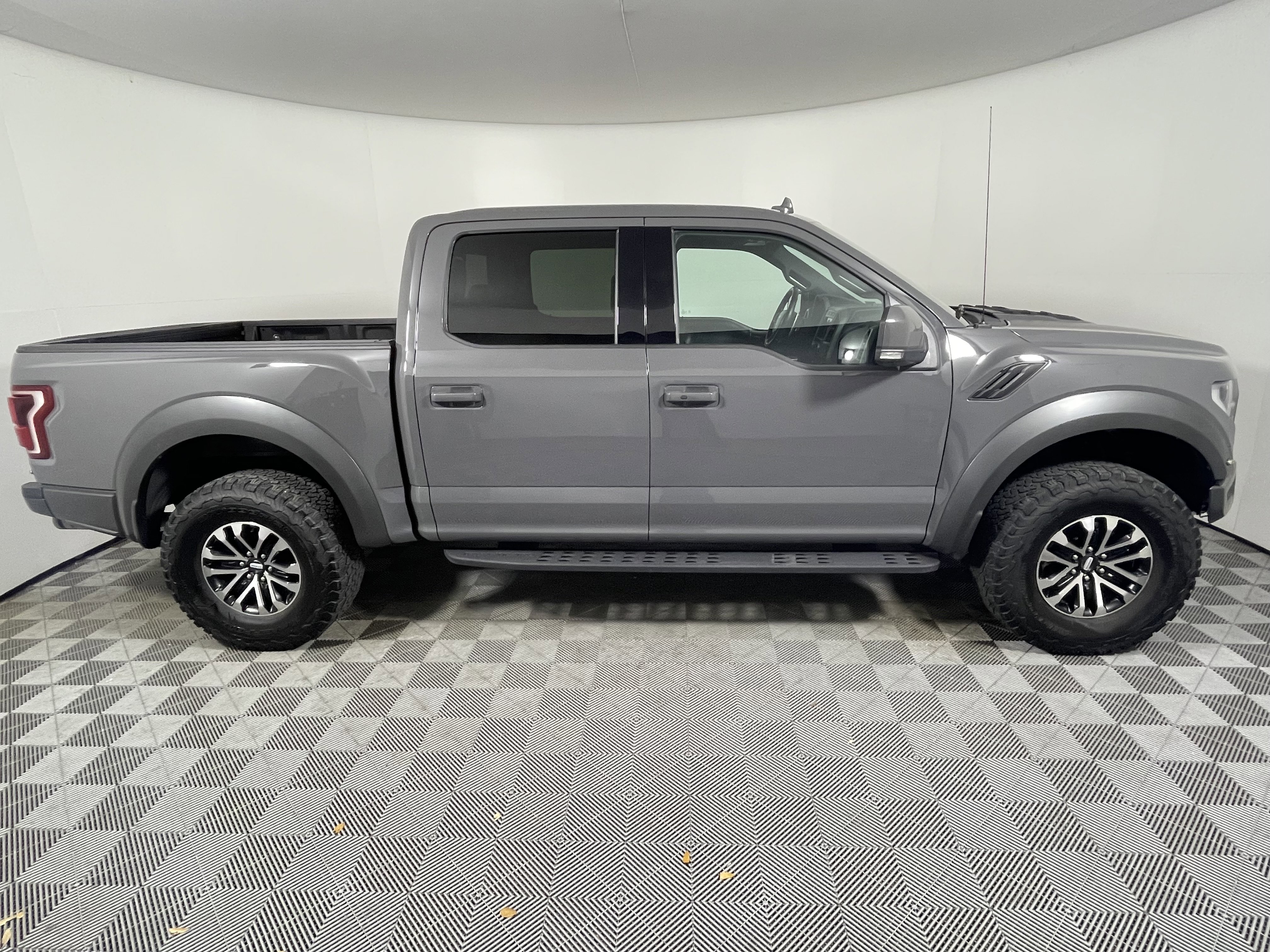 Used 2020 Ford F150 Raptor w/ Equipment Group 802A Luxury image 6
