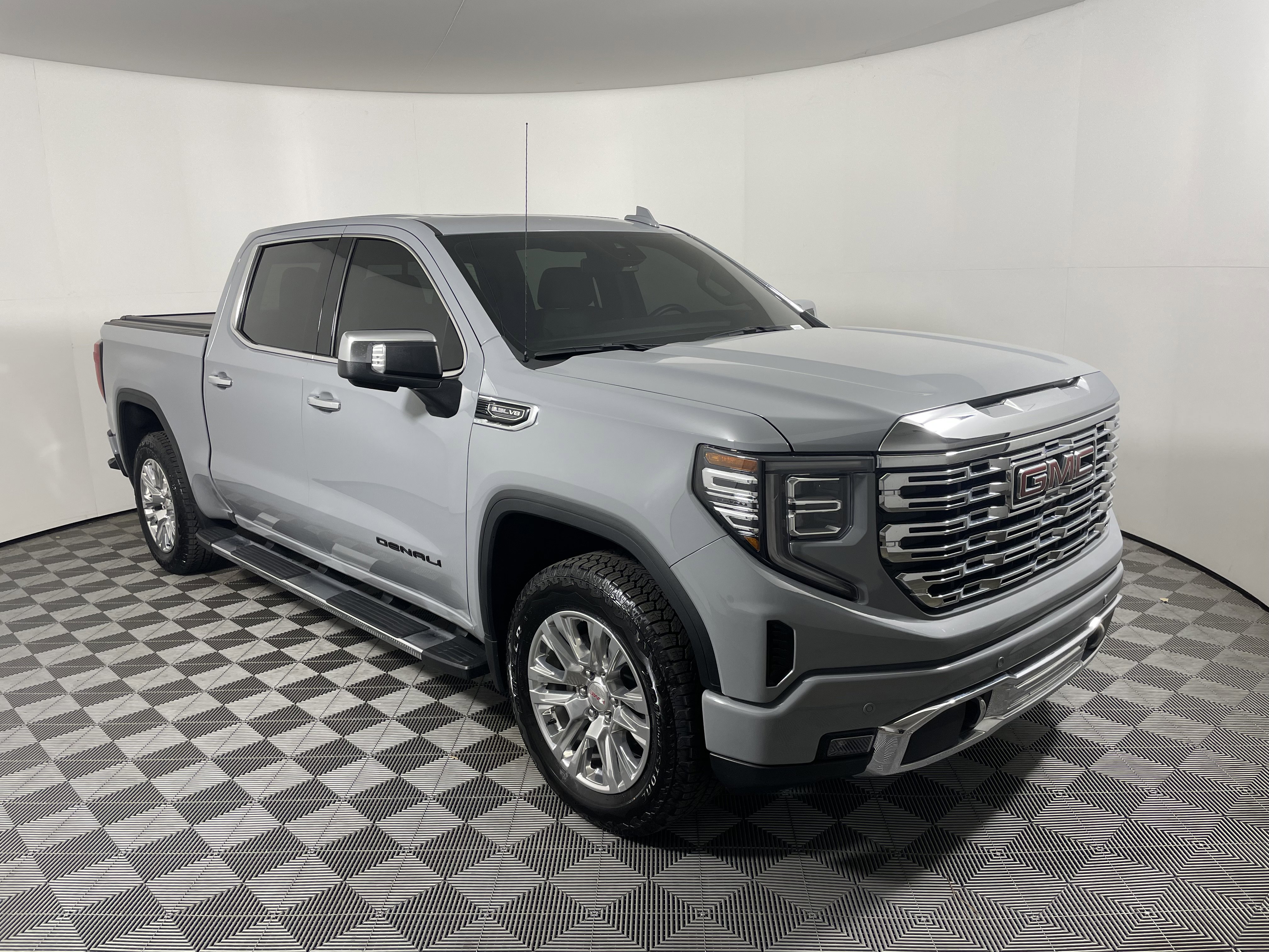 Used 2025 GMC Sierra 1500 Denali image 7