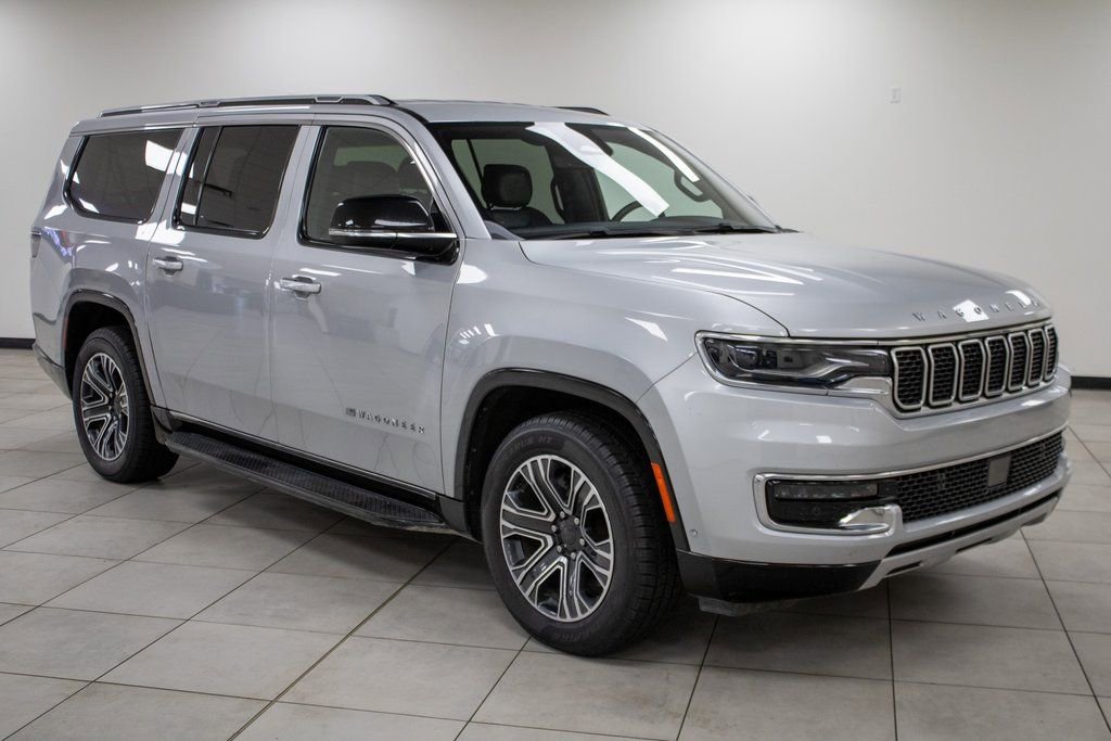 Used 2024 Jeep Wagoneer L Series II w/ Flexible Seating Group image 2