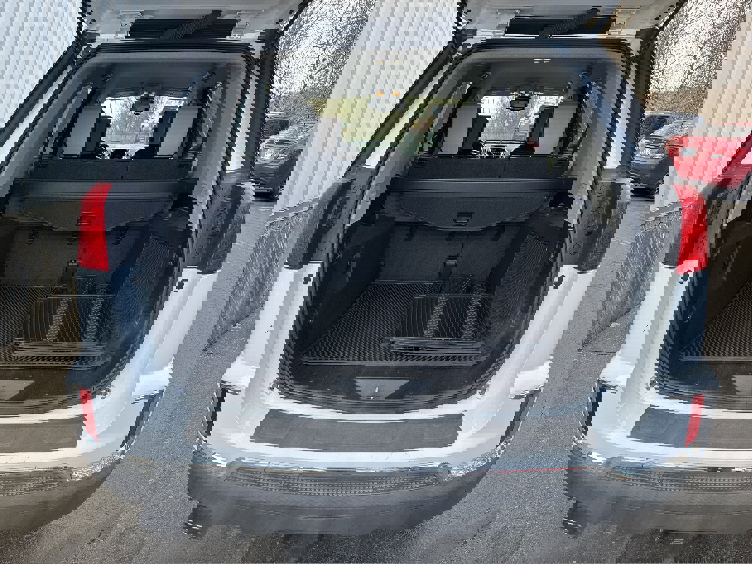 Used 2017 GMC Terrain SLT image 11