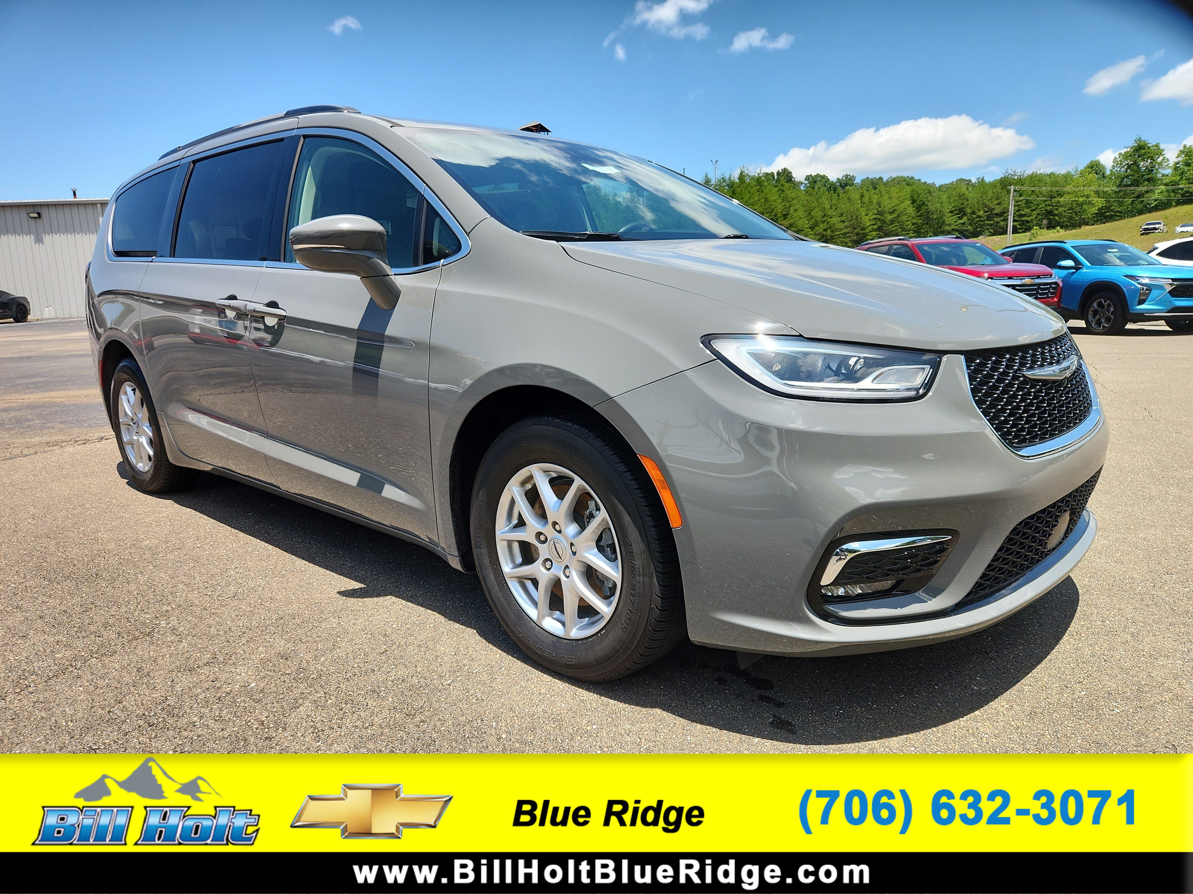 Used 2022 Chrysler Pacifica Touring-L