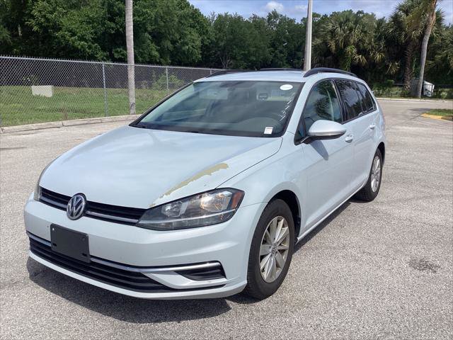 Used 2018 Volkswagen Golf S image 3