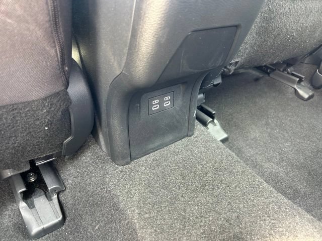Used 2025 Toyota Prius LE FWD image 10