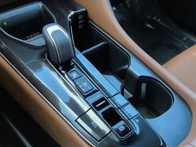 Used 2025 Toyota Crown Signia image 12