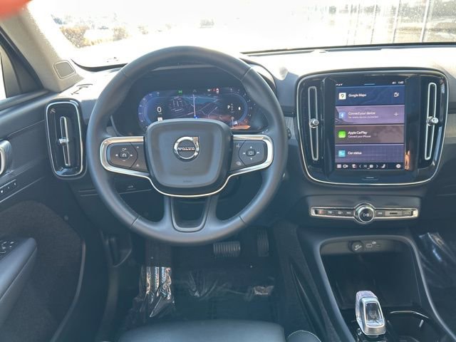 Certified 2025 Volvo XC40 B5 Plus image 18