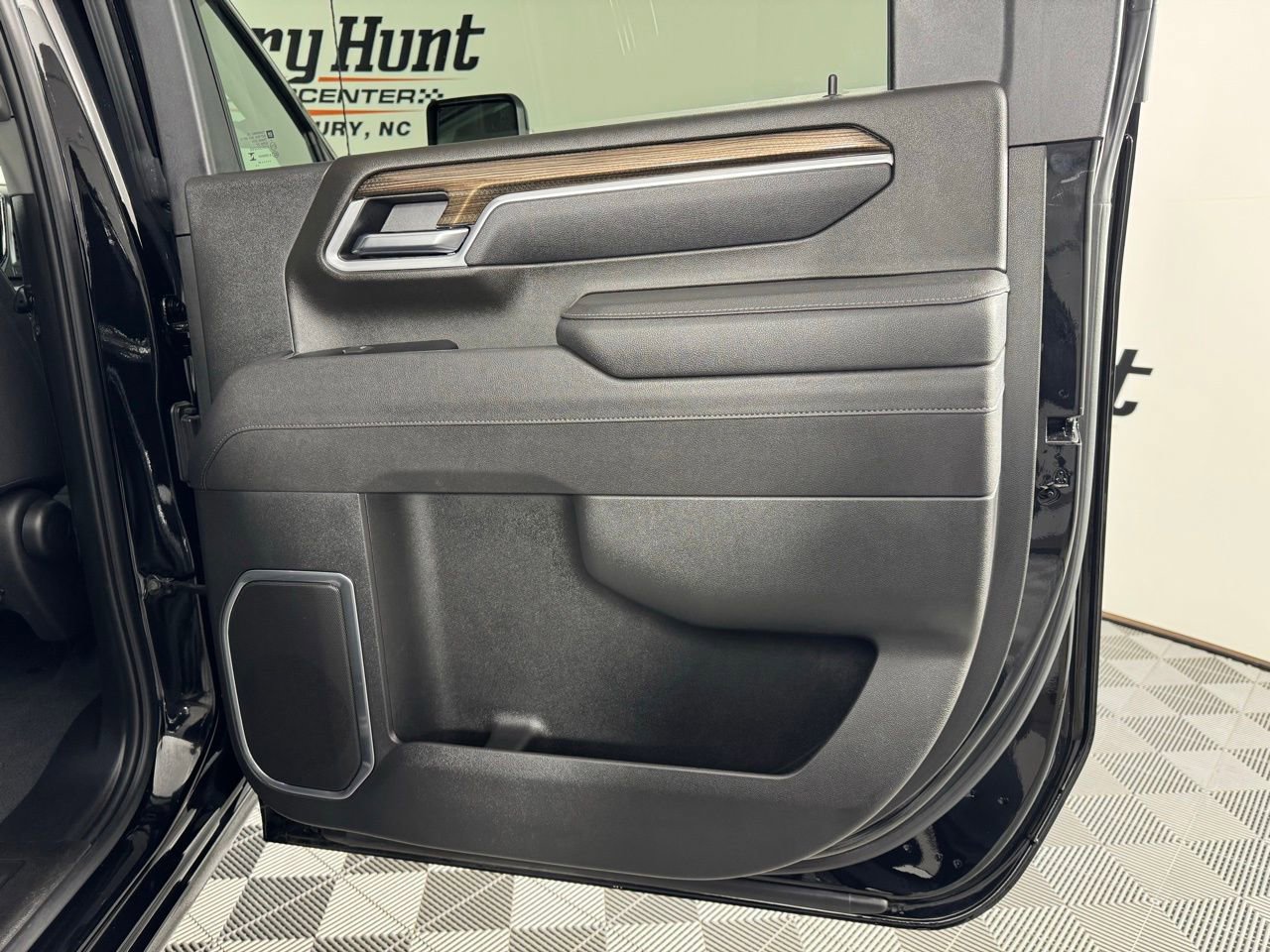 Used 2025 Chevrolet Silverado 2500 LT w/ All Star Edition image 29