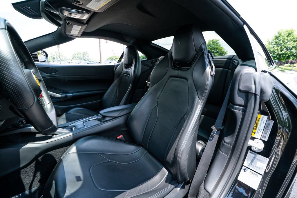 Used 2019 Ferrari Portofino RWD image 32