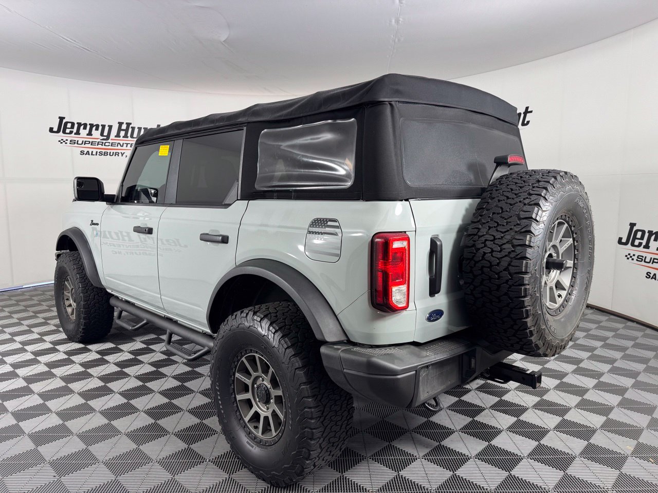 Used 2022 Ford Bronco Black Diamond AWD/4WD image 9