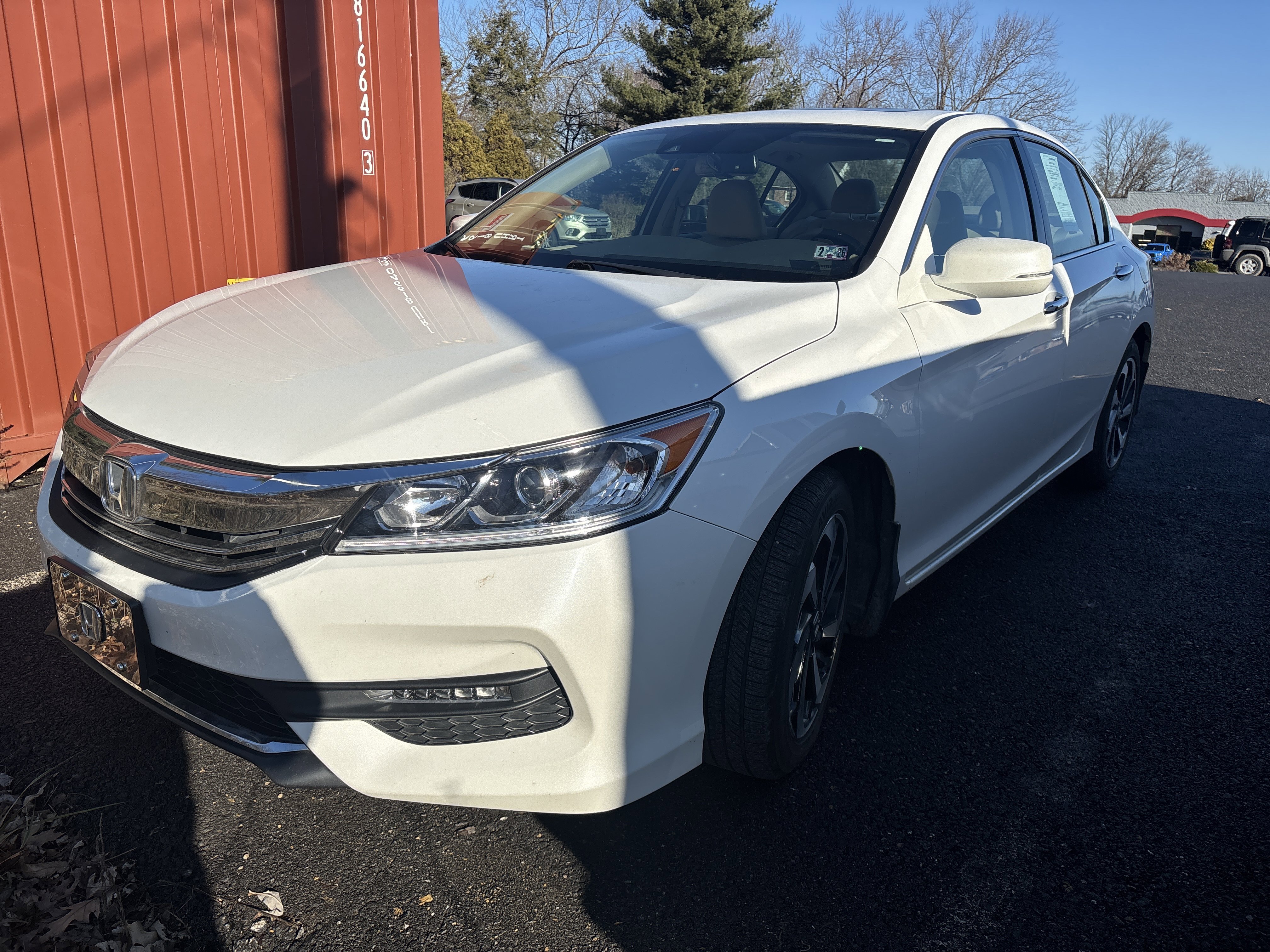 Used 2017 Honda Accord EX-L image 2