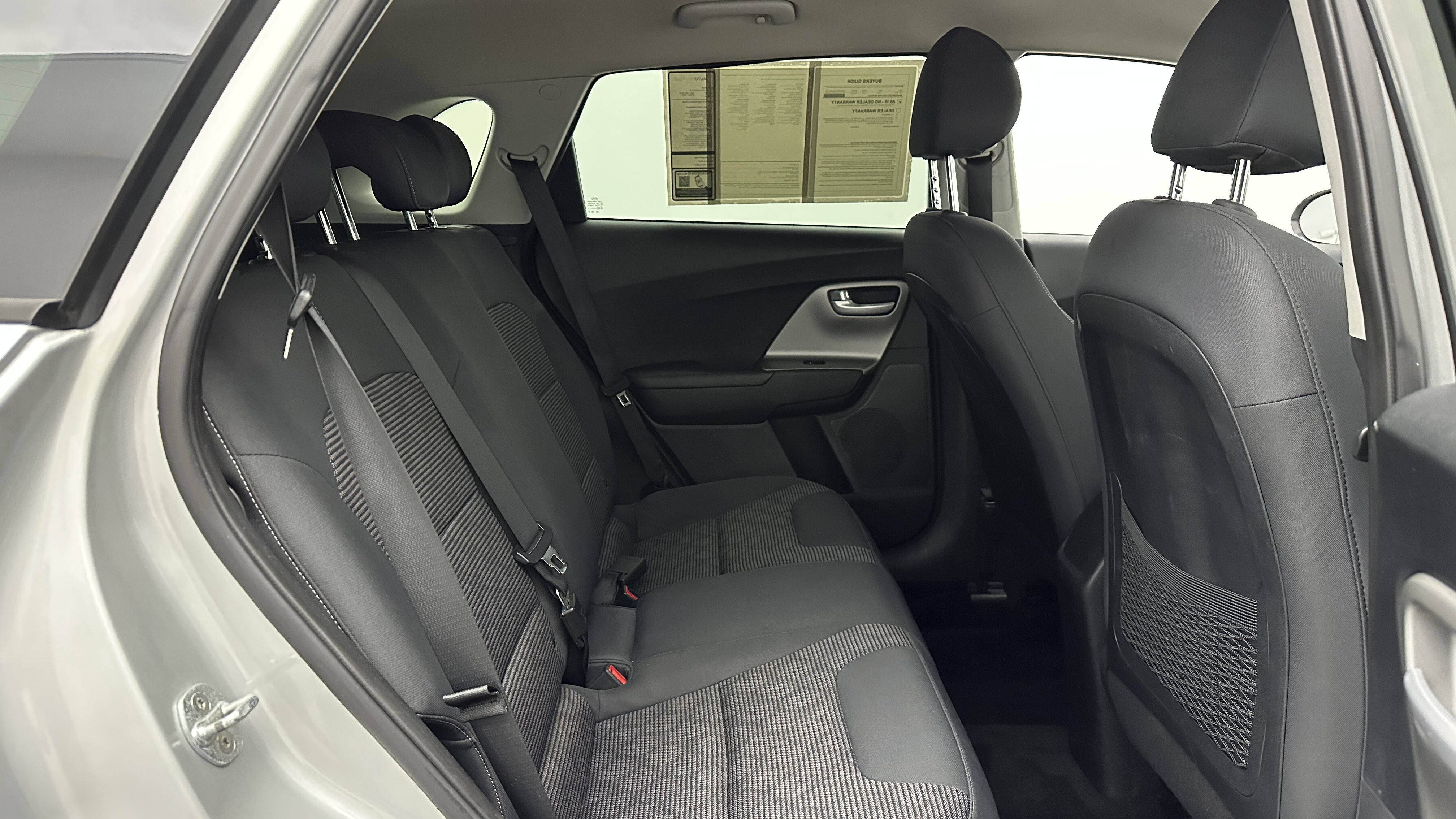 Used 2020 Kia Niro LX FWD image 27