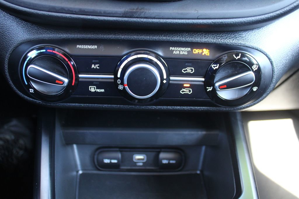 Certified 2025 Kia Soul LX image 36